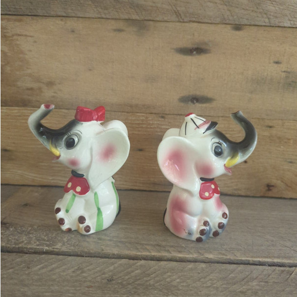 Vintage 1950s Anthropomorphic Kitschy Elephant Salt & Pepper Shakers Trunks Up - Picture 4 of 9